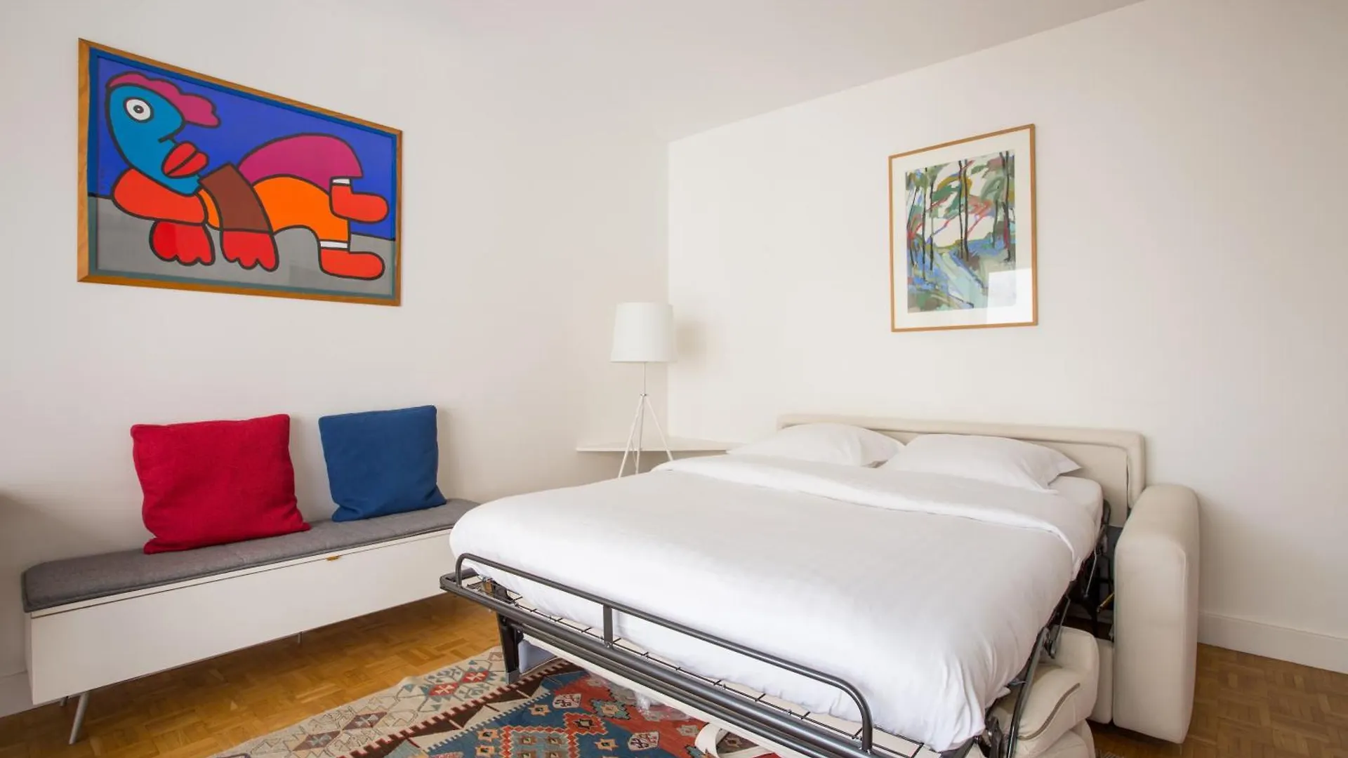 Veeve - A Pop Of Colour Apartment Paris 0*,  France