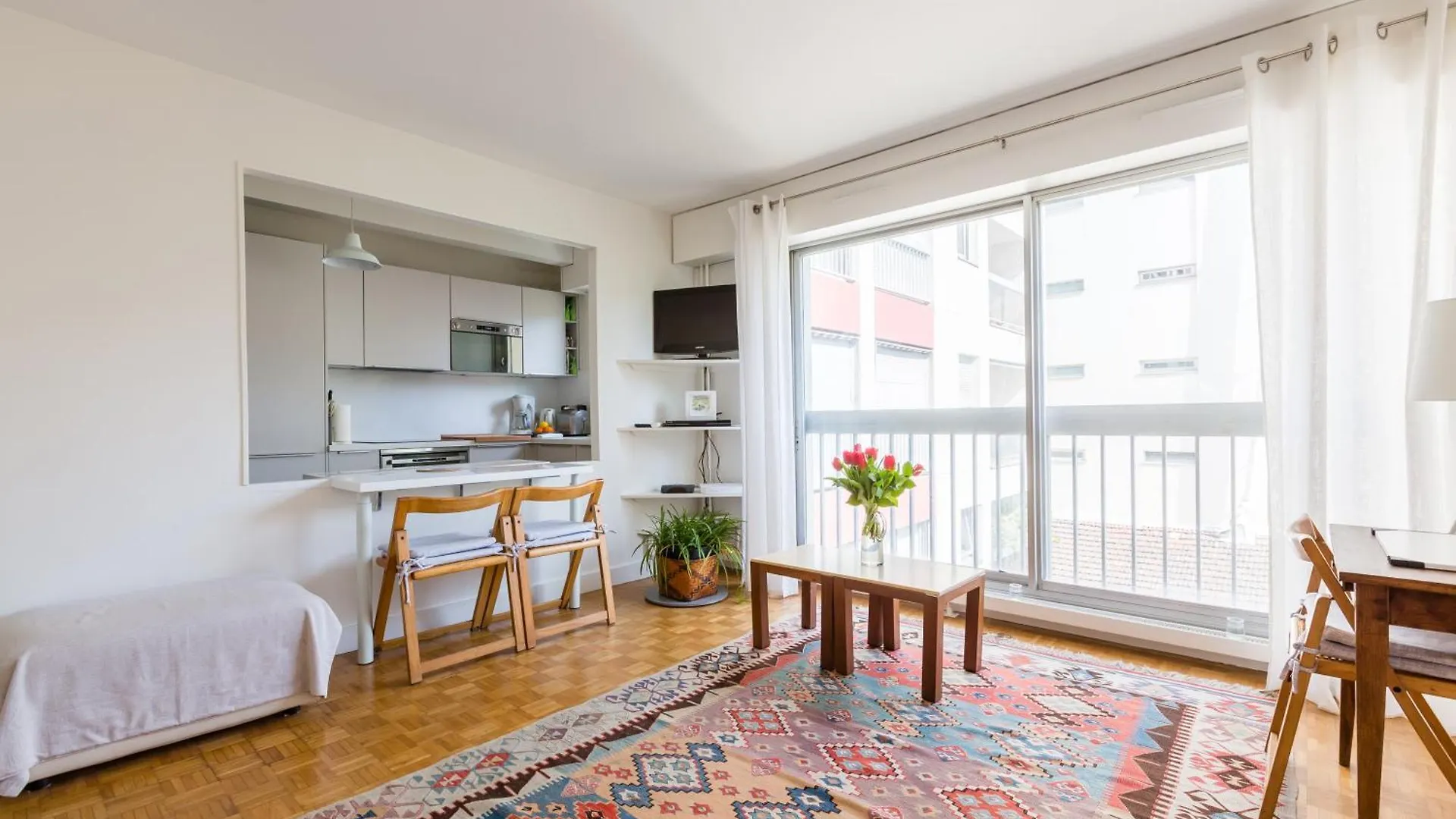 Veeve - A Pop Of Colour Apartment Paris