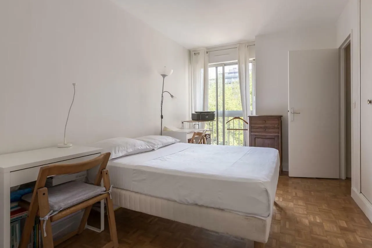 Veeve - A Pop Of Colour Apartment Paris